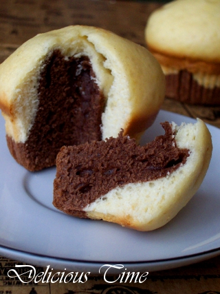 Dwukolorowe muffinki kakaowe gotowe