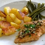 Smażona pierś z kurczaka z pieczonymi ziemniakami